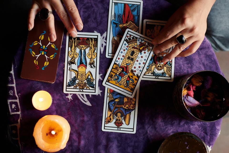 Phòng ngừa và giải quyết vấn đề công việc thế nào qua Tarot?